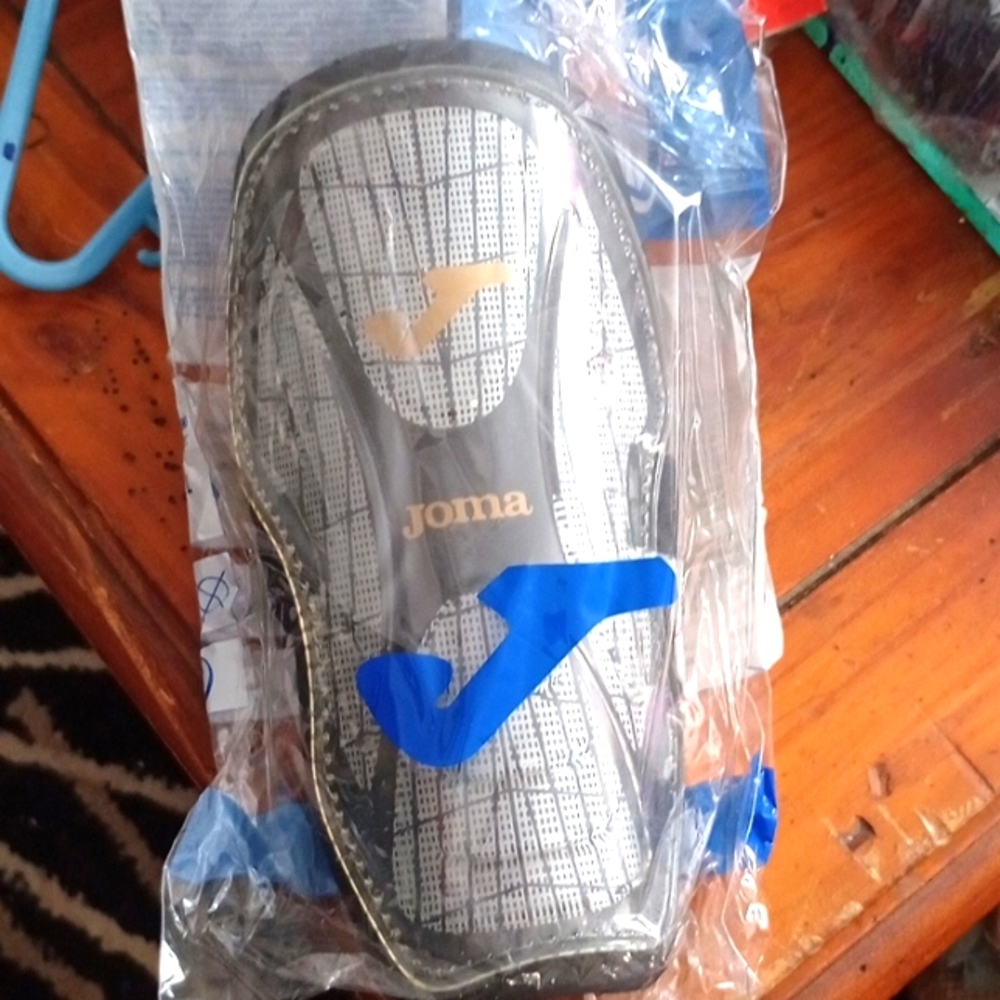 Joma arm guards